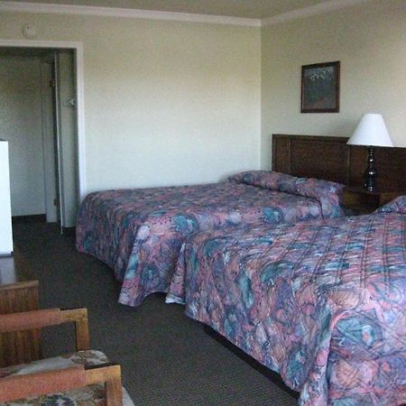 Desert Inn Motel Барстоу Номер фото