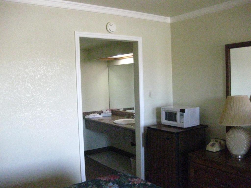 Desert Inn Motel Барстоу Номер фото